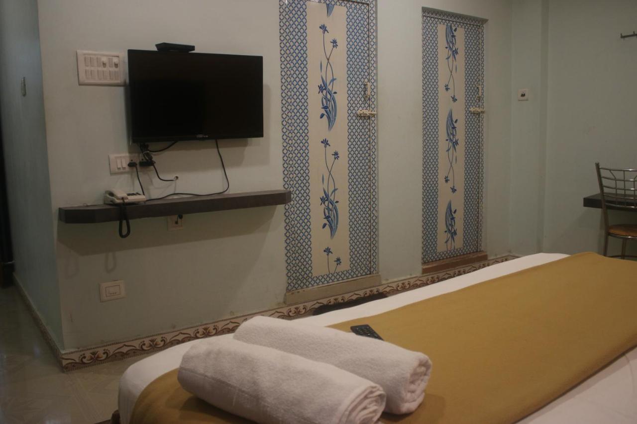 Hotel Sikara, Кумбаконам Екстериор снимка