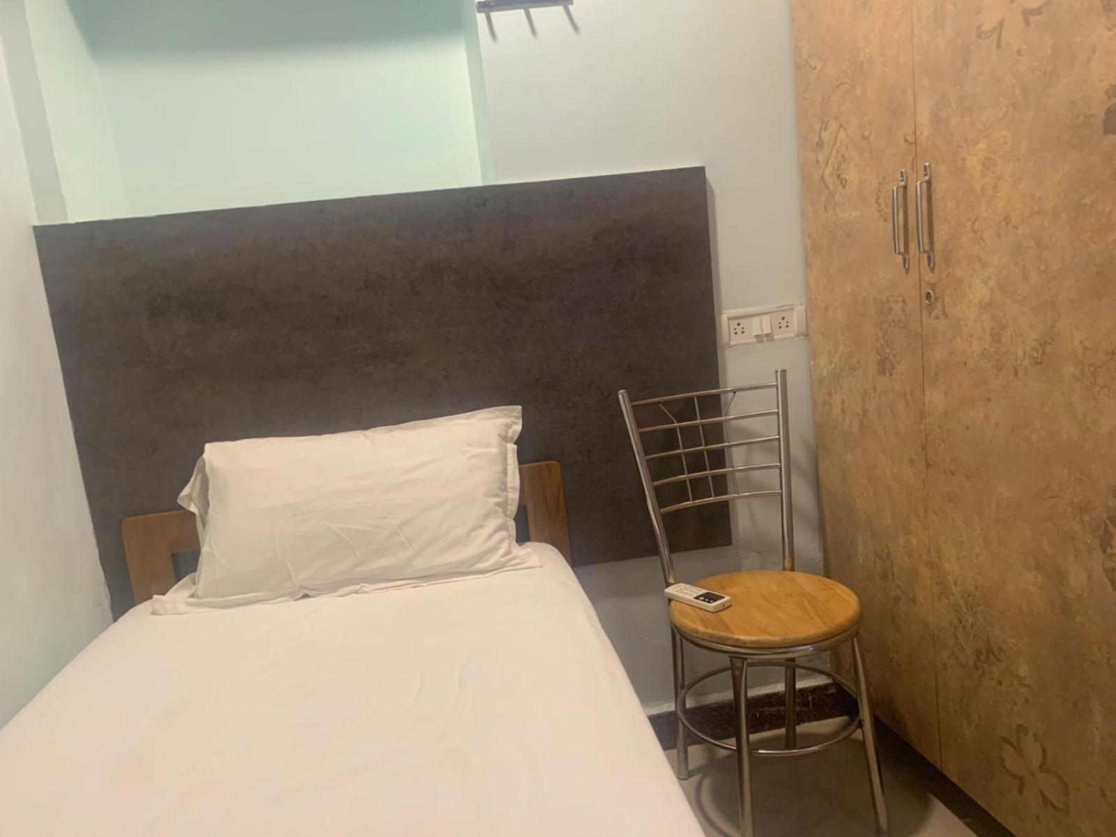Hotel Sikara, Кумбаконам Екстериор снимка