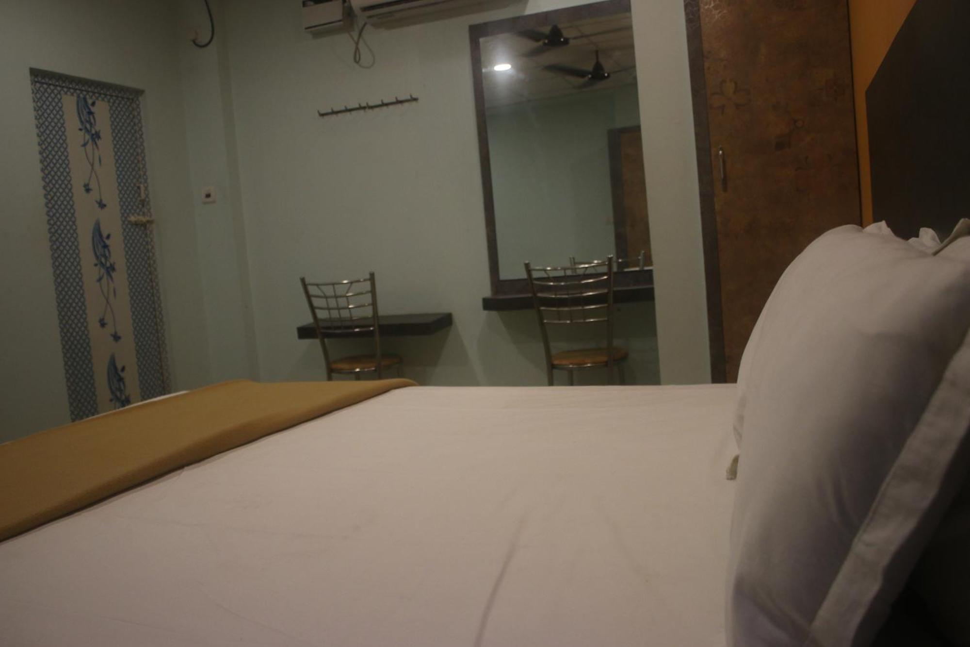 Hotel Sikara, Кумбаконам Екстериор снимка