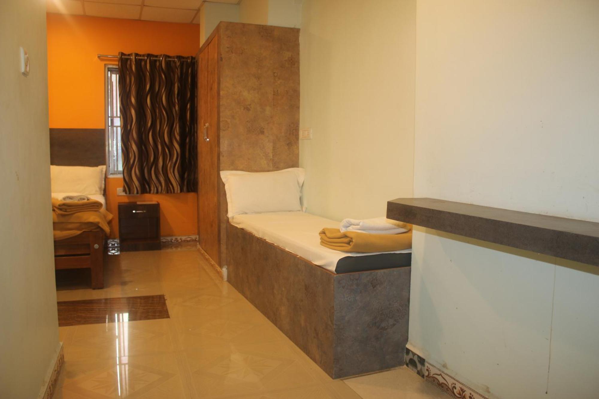 Hotel Sikara, Кумбаконам Екстериор снимка