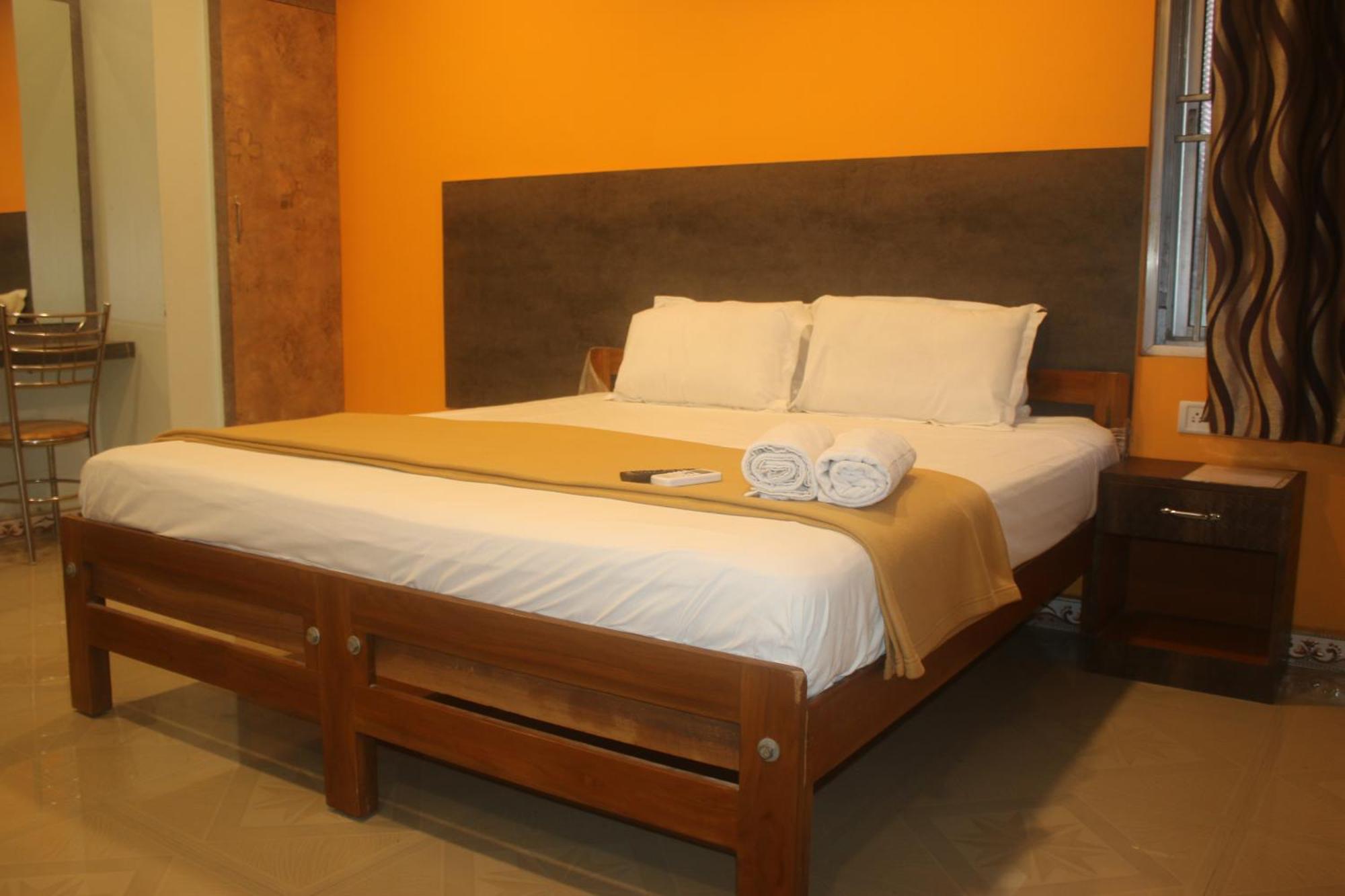 Hotel Sikara, Кумбаконам Екстериор снимка